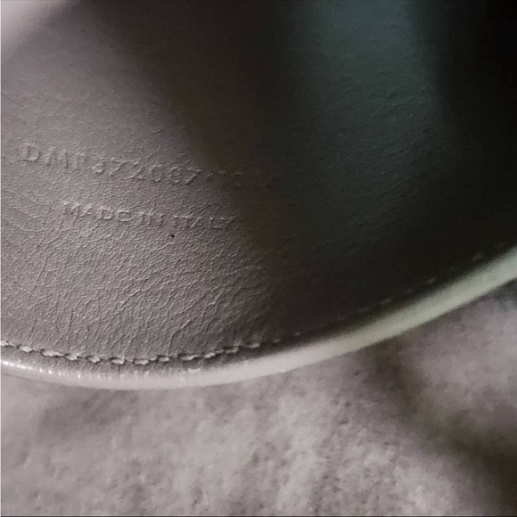 Yves Saint Laurent Gray Leather Handbag - Picture 4 of 10